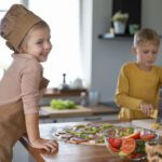 Kulinarika in otroci: Kako naučiti otroke jesti zdravo hrano