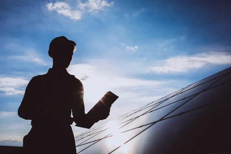 Solarni strešniki: sončna energija, vtkana v vaš dom